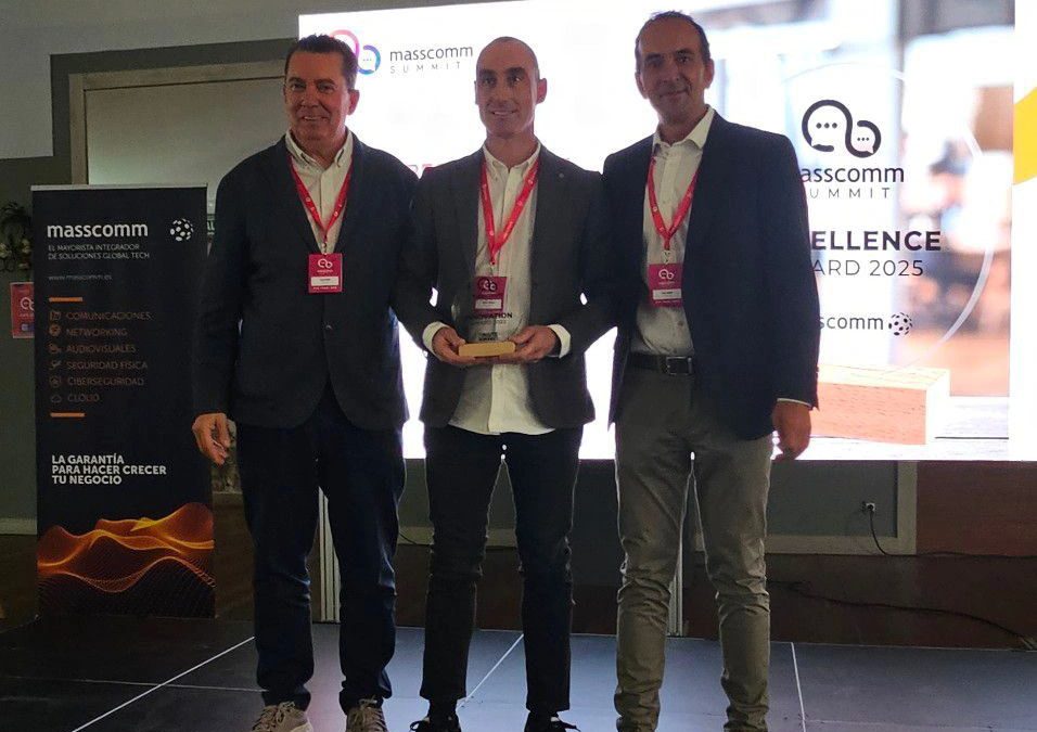 OnSite Telecom, empresa asociada a ALETIC, recibe el premio a la Mejor Innovación de Proyecto en el Masscomm Summit 2025